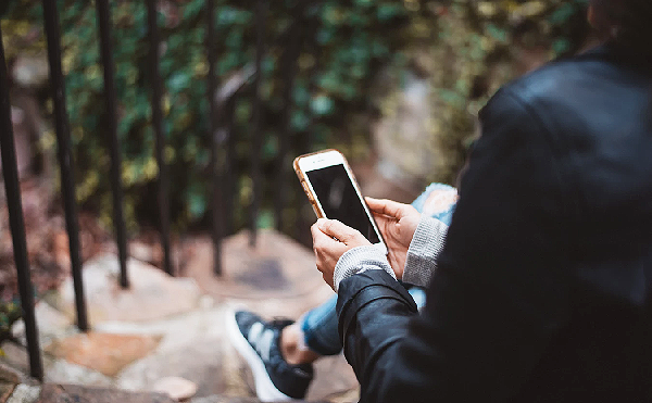 為什麼人們會花大錢買iPhone？人的行為背後，其實都是不理性的
