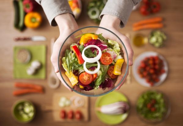 每天蛋白質、蔬果該吃多少，才能控糖又維持肌肉？「剪刀石頭布」口訣輕鬆計算