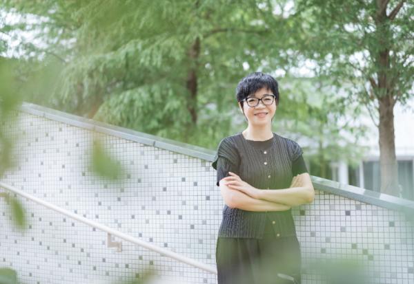 與你有關的政策｜長輩住院沒人顧？照護司長蔡淑鳳：「住院整合照護服務」共聘看護幫你省六成費用、家屬不用在醫院陪病，如何申請？