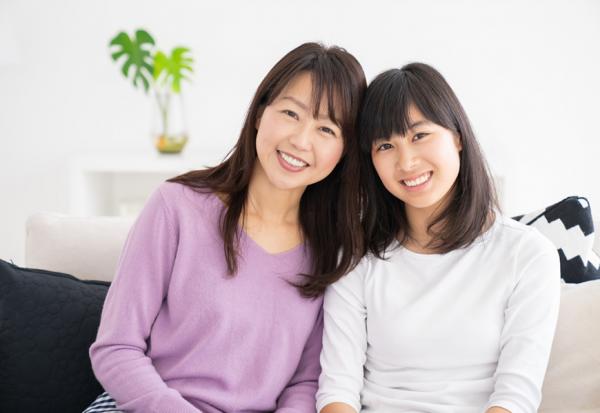 家人、朋友有困難時，為什麼有時不說話比較好？學會「積極性沉默」，建立更強韌的人際關係