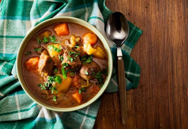 白髮有機會黑回來嗎？多吃3類食物，新生黑髮會變多！