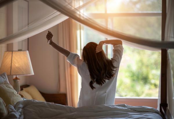 50後如何天天睡好、心情好？林煜軒醫師：每天寫日記、做漸進式肌肉放鬆練習，可防失眠和憂鬱