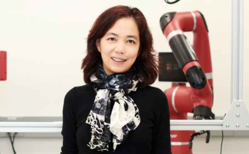李飛飛憶「與眾不同」家庭教育——父親愛搞怪、母親曾讓老師碰軟釘子... ｜《AI科學家李飛飛的視界之旅》