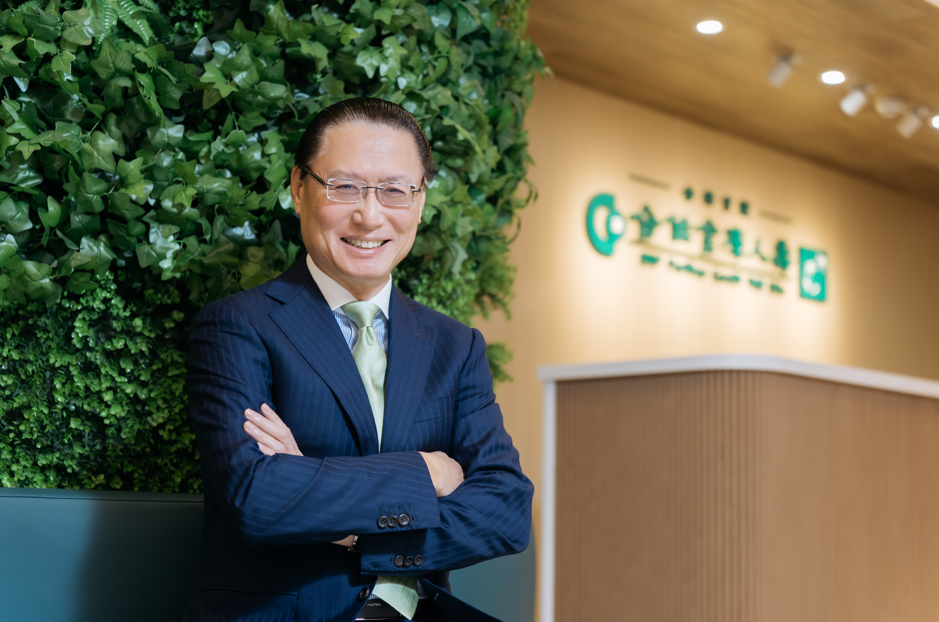 合庫人壽總經理藍年紳說表示，如果希望員工為客戶提供更好的服務，企業也要對員工好。