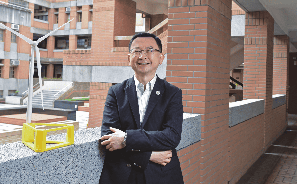 臺大工學院院長江茂雄《在時代之上．與世界對話》推薦序：工學院的發展史，不僅是一段工程教育的演進史，更是一部台灣科技與產業成長的縮影