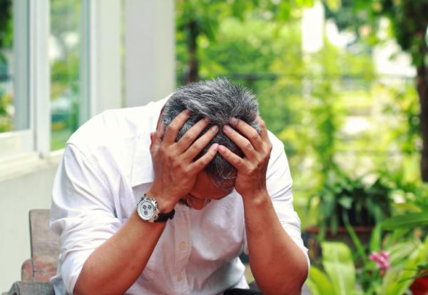 熟男變得煩躁、難相處？醫師：小心憂鬱！飯後散步、「3M理論」找回快樂