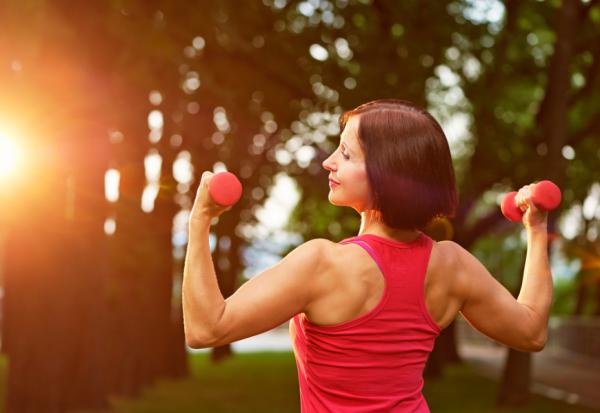 想要增加肌肉，補充高蛋白粉有用嗎？專家破解3大迷思，重訓後的飲食建議