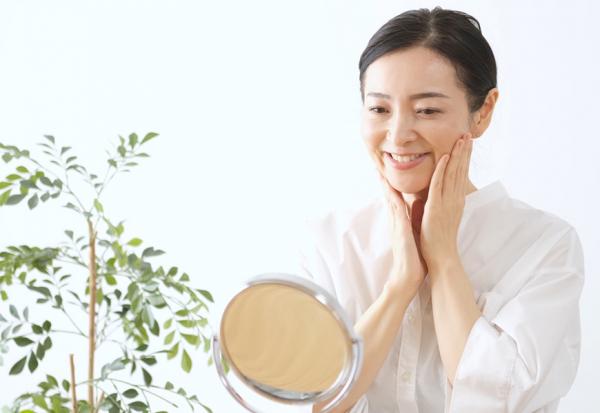 周輝政專欄｜更年期後膠原蛋白每年少2.1%！停經後如何保養與飲食，讓皮膚鎖水、緊實、有光澤？