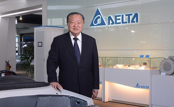 台達電創辦人鄭崇華帶領台達電成為全球電源領導品牌，講信用、愛護員工的外公是他學做生意的第一個「老師」