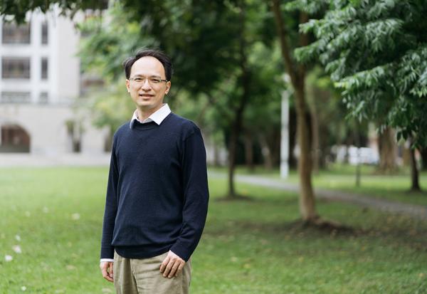 50歲開始存錢，退休後如何月領6萬？台大財金系教授陳彥行：股債平衡加另類資產，到老都有錢花