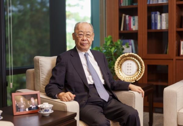 探望獨居老人、為百歲朋友慶生的體悟！錢復：年老以後沒有朋友的生活，縱使家財萬貫也不會有樂趣
