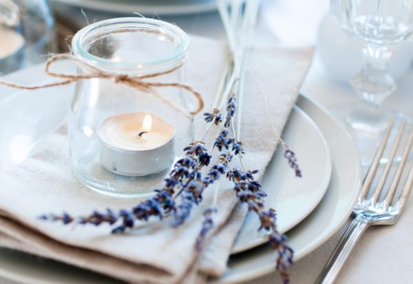 緞帶、蠟燭、小餐車！在家招待親友，怎麼布置出高級感？