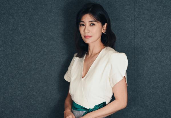 曾困黑暗中，以《瀑布》拿下金馬影后！47歲賈靜雯：女性往往顧慮太多，苦別悶在心中