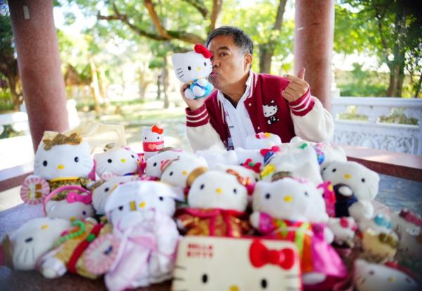 收藏200隻Hello Kitty的65歲男教授！林孟璋：少數不等於奇特，赤子之心和年輕人打成一片、價值更勝勞力士