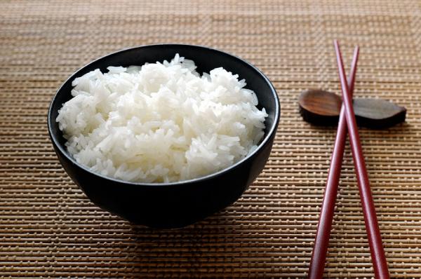 米飯有助控血糖、防暴食！營養師破解4迷思，好好吃飯才能瘦