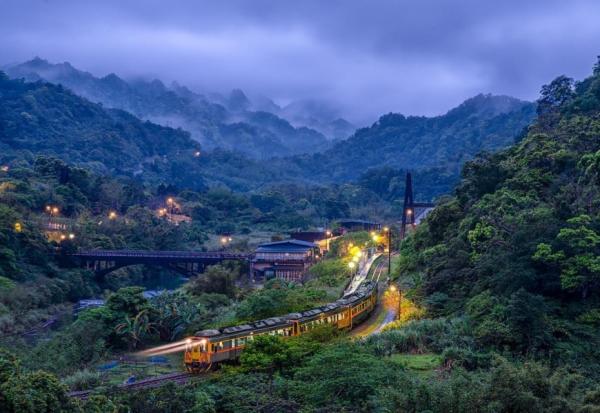 搭火車別睡著！古庭維推薦：5條魅力鐵道路線，車窗外就是風景 