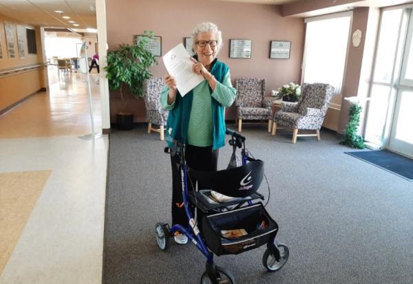 好點子！加拿大發起安養院筆友計畫，讓長者不再孤單、和年輕人交朋友