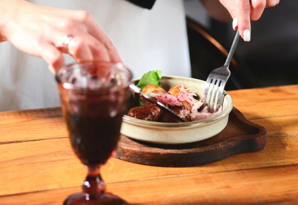 一個人吃飯最自在！台北5家「單身友善」餐廳，晚餐獨享剛剛好