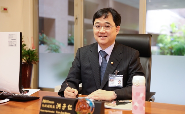 【名人書單】洪子仁副院長《疫苗先鋒》推薦：從AZ疫苗的研發，探討台灣與世界該如何走向「與病毒共存」之路？