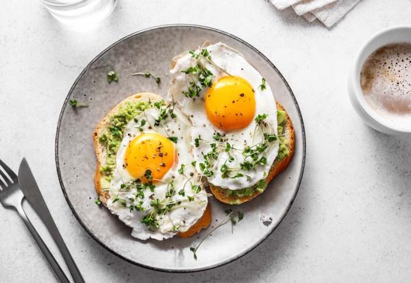 蛋白質很重要，但吃多會傷腎嗎？攝取留意3重點，吃蛋甚至可降低壞膽固醇、動脈硬化指數