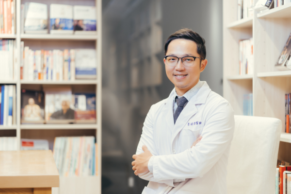 PODCAST | 50+Talk ep60.牙醫師葉昭孝：預防牙齒老化有新招～仿天然琺瑯質微粒BioHAP具高效修復力，把琺瑯質輕鬆刷回來！2週迅速修復受損琺瑯質！