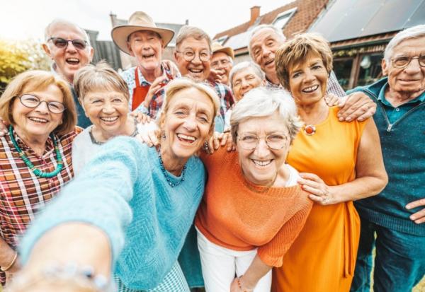 如何優雅處世？235位長者的智慧禮物：這樣過活一年，足以抵銷好幾年來的遺憾