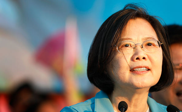 你鮮少留意的選舉秘密？小英總統如何塑造多元形象？原來左臉代表溫柔，右臉代表威嚴