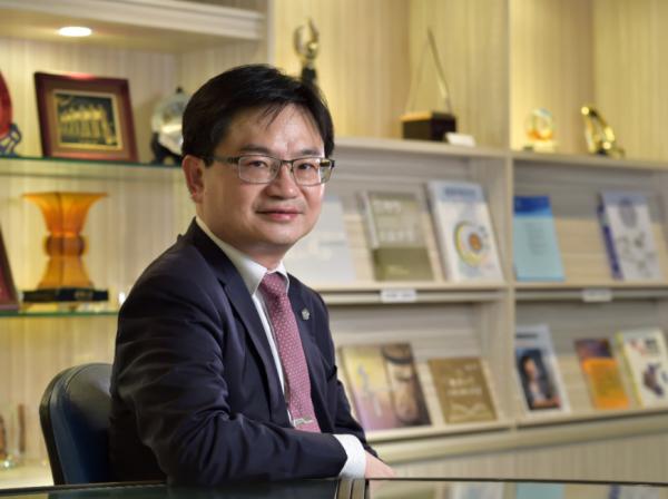 退休不想當下流老人？政大教授周冠男：寄望孩子或政府，不如長期投資0050、006208