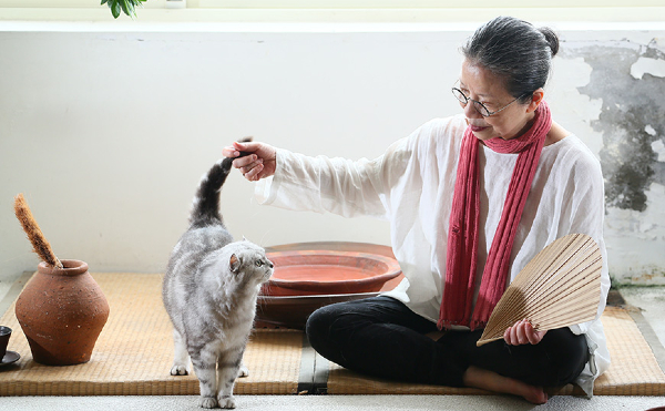 隨時跳舞、緩緩走路就愉快！72歲編舞家林麗珍的簡單生活：減少對外界的索求，人會快活許多
