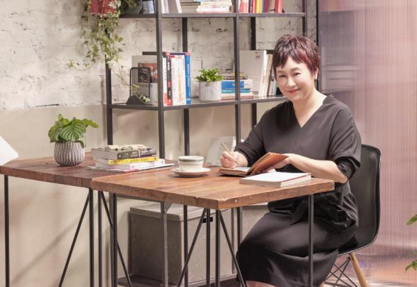 PODCAST | 50+Talk ep8. 十方：建立被動收入，走過先生被迫提早退休的黑暗期