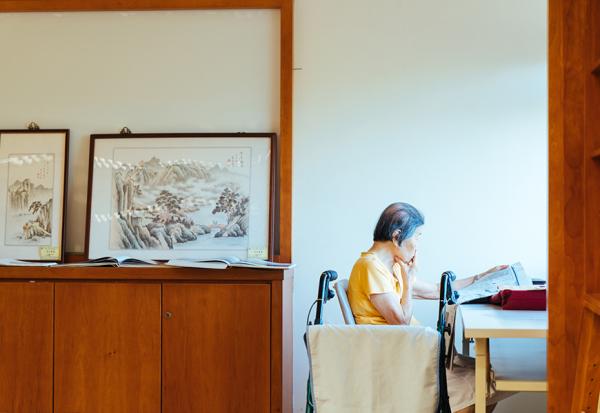 老後想去住養老院，一個月要3～6萬！理財作家朱國鳳：用3個帳戶存這筆錢，創造穩定現金流