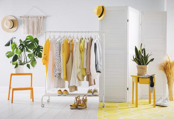 如何打造膠囊衣櫥？部落客4年經驗：5步驟跟著做，省錢打造質感穿搭