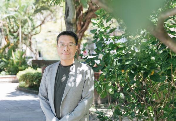 做事、做人總是太用力，想得到好結果？謝文憲：從阿甘正傳的羽毛，看見「靜待」的智慧