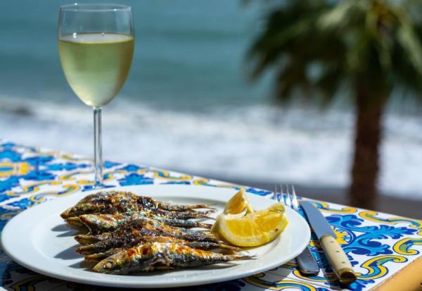 在家小酌的幸福！啤酒、葡萄酒、威士忌、白蘭地，怎麼選下酒菜最有滋味？