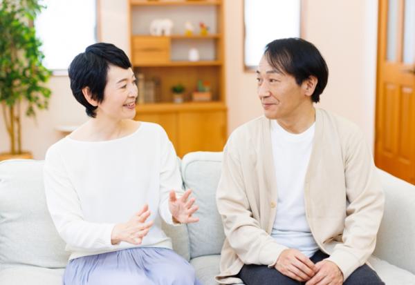 丈夫沒告知妻子，擅自買房登記在他姊姊名下！如何防範婚姻中的財產風險？若離婚，財產如何分配？