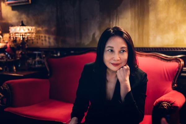 走出失婚與憂鬱，朱衛茵：50後懂得分享，讓自己成為一本好看的書