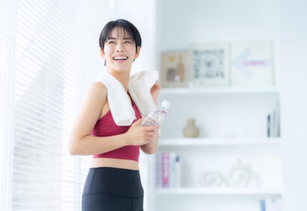 早餐蛋白質吃不多，較易肌少症與衰弱症！順著生理時鐘照顧自己，飲食與運動的最佳時間為何？