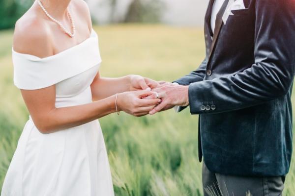 醫師給女兒的婚禮賀詞，承認人生的脆弱！堅守2件事，你的心才能在人生奮戰到最後