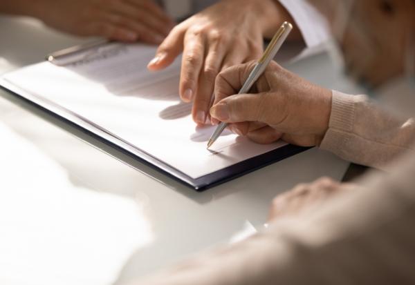 如何挑選長照險？一篇了解長期照顧保險種類、理賠方式