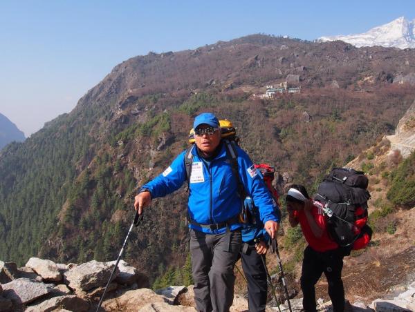 如何在76歲擁有和20歲年輕人一樣的骨質密度？日本登山家三浦雄一郎的養骨秘訣和走路法
