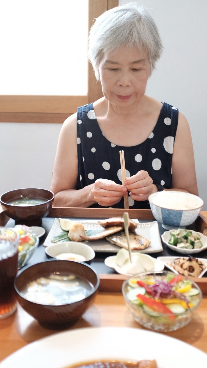 素雲也很懂得保養自己，最愛吃原型食物，比如蒸地瓜、燙青菜、煎魚，美味又能讓身體機能變好。
