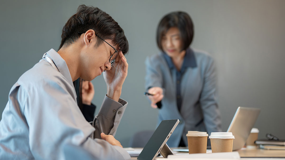 同事愛抱怨，職場文化中毒？簡單三步，教你反制「牢騷魔人」