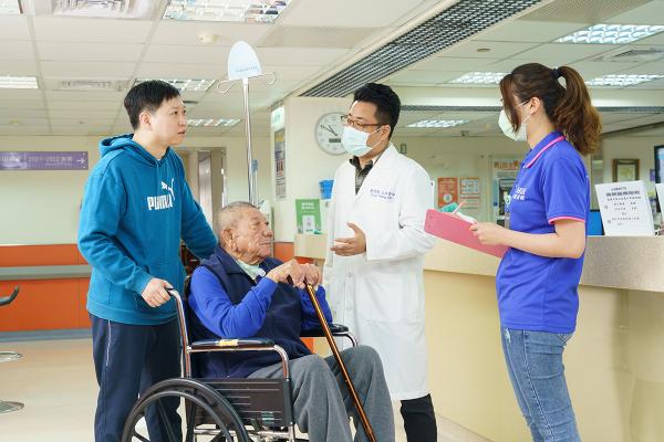 長照3.0啟動安心新篇章！住院即啟動、出院即長照，為家庭照顧者投下定心丸