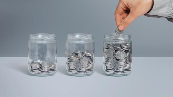 同樣投資ETF，為何有人退休金提前燒光？關鍵在「三桶金」策略