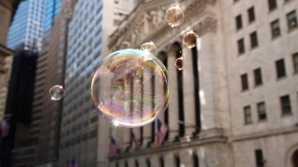 輝達投入千億美元！AI軍備大賽會是下一個泡沫嗎？