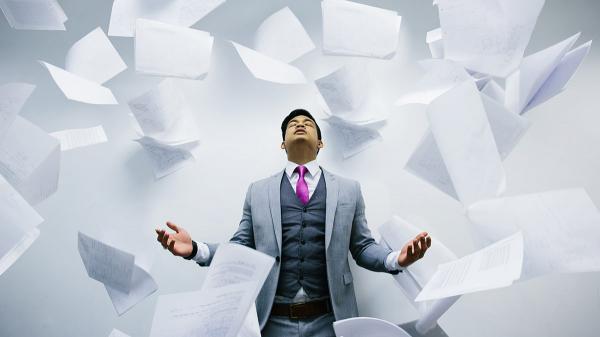 會做事，位子就是你的？用「批判性思考」突破執行者思維