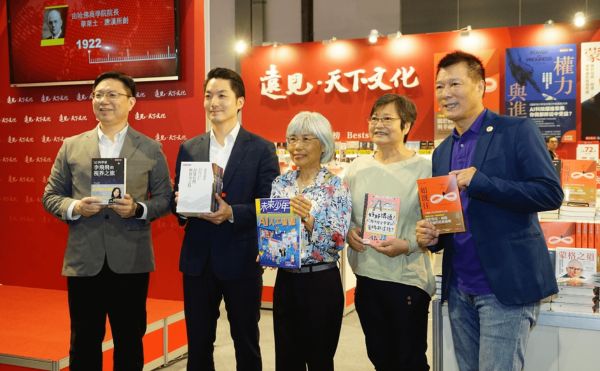 重磅讀者！台北市長蔣萬安現身，造訪天下文化選好書！