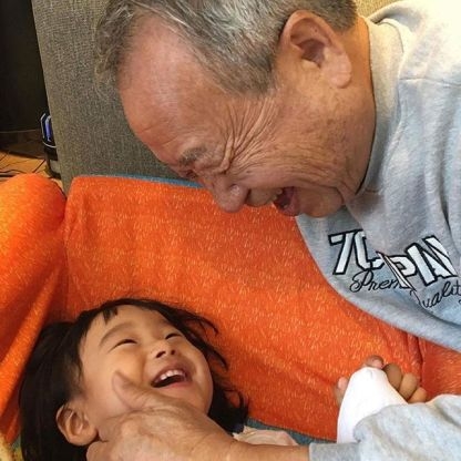 善用社群媒體與孫子溝通 韓國爺爺成為最潮網紅_img_2