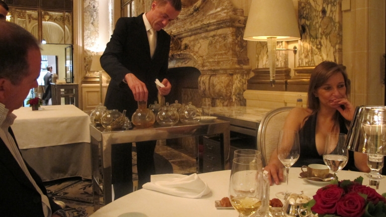 零瑕疵是很無聊的！瑪德蓮主人周品慧：法國人為何愛熟女？關鍵是「活過」_img_8