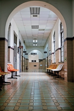 醫師作家吳妮民：深夜安養中心的警笛聲，教會我生命的功課_img_1